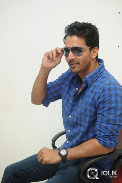 Prema-Ishq-Kaadhal-Team-Press-Meet